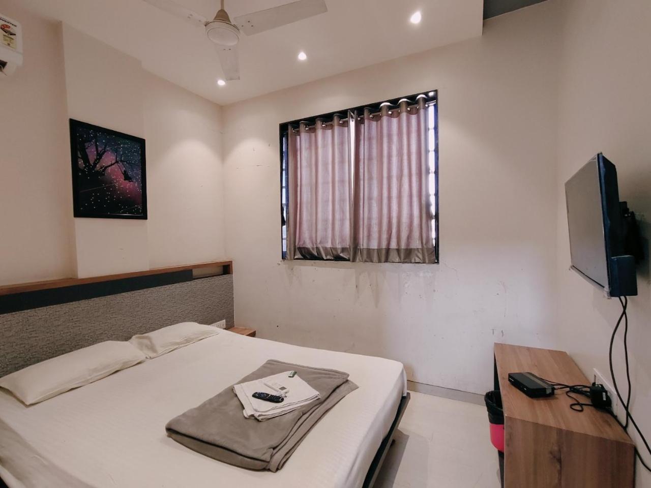 Hotel Pragati Inn Ahmednagar Exterior photo