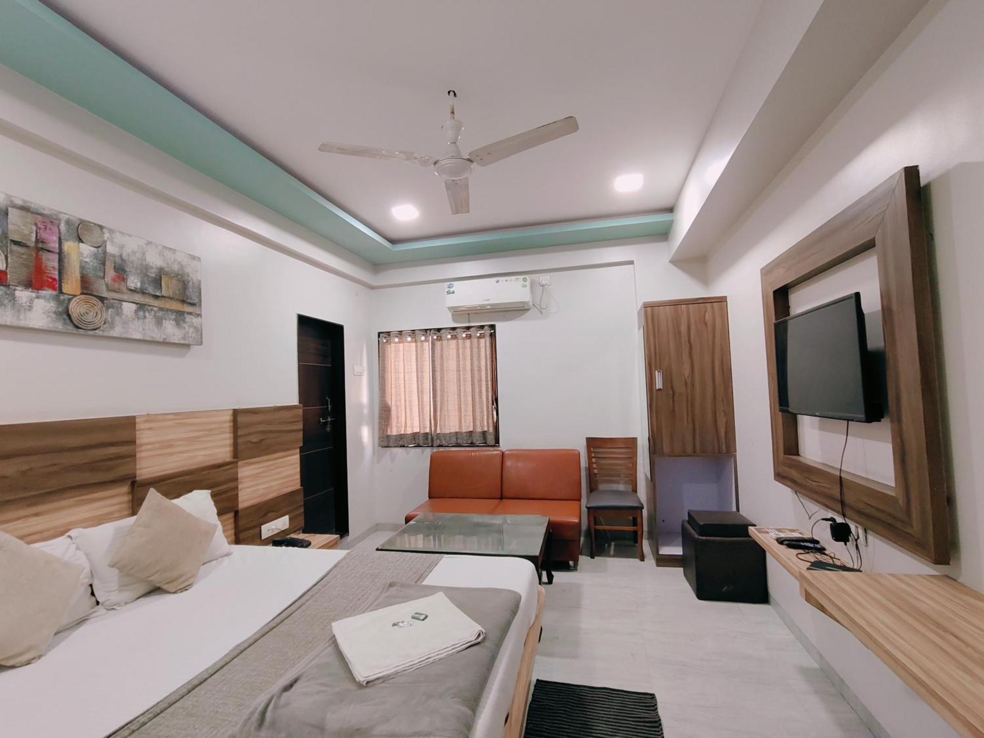 Hotel Pragati Inn Ahmednagar Exterior photo