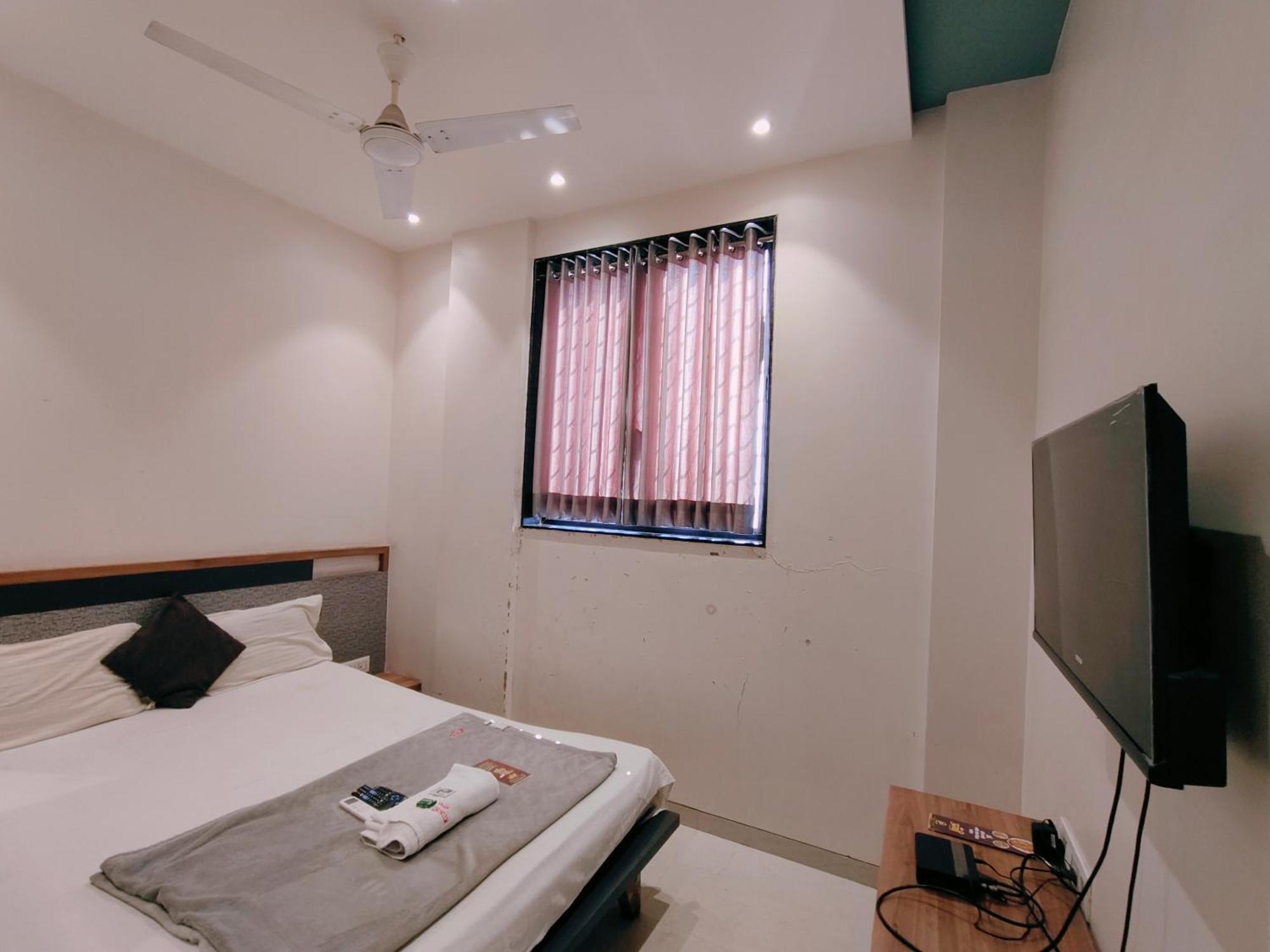 Hotel Pragati Inn Ahmednagar Exterior photo
