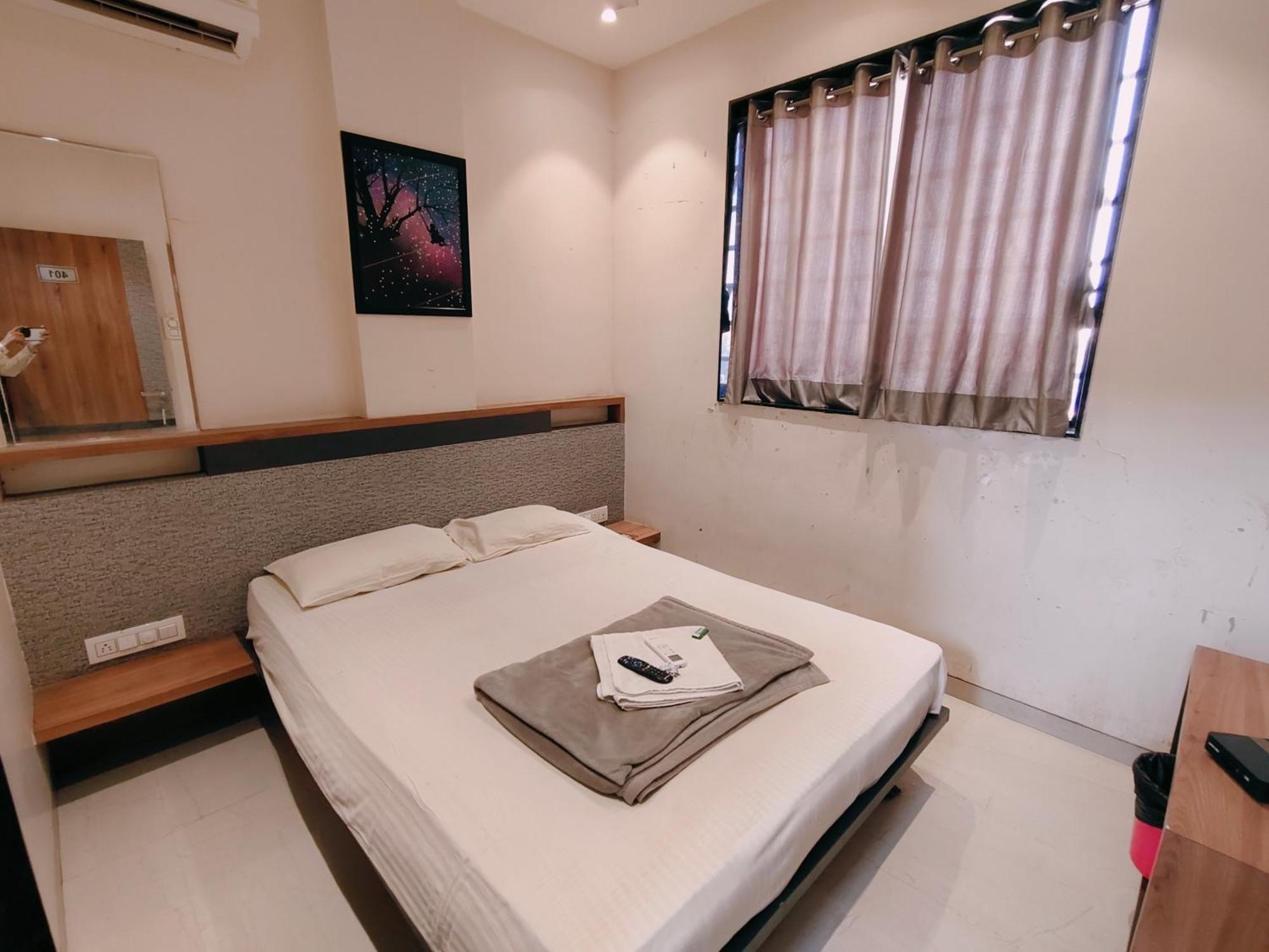 Hotel Pragati Inn Ahmednagar Exterior photo