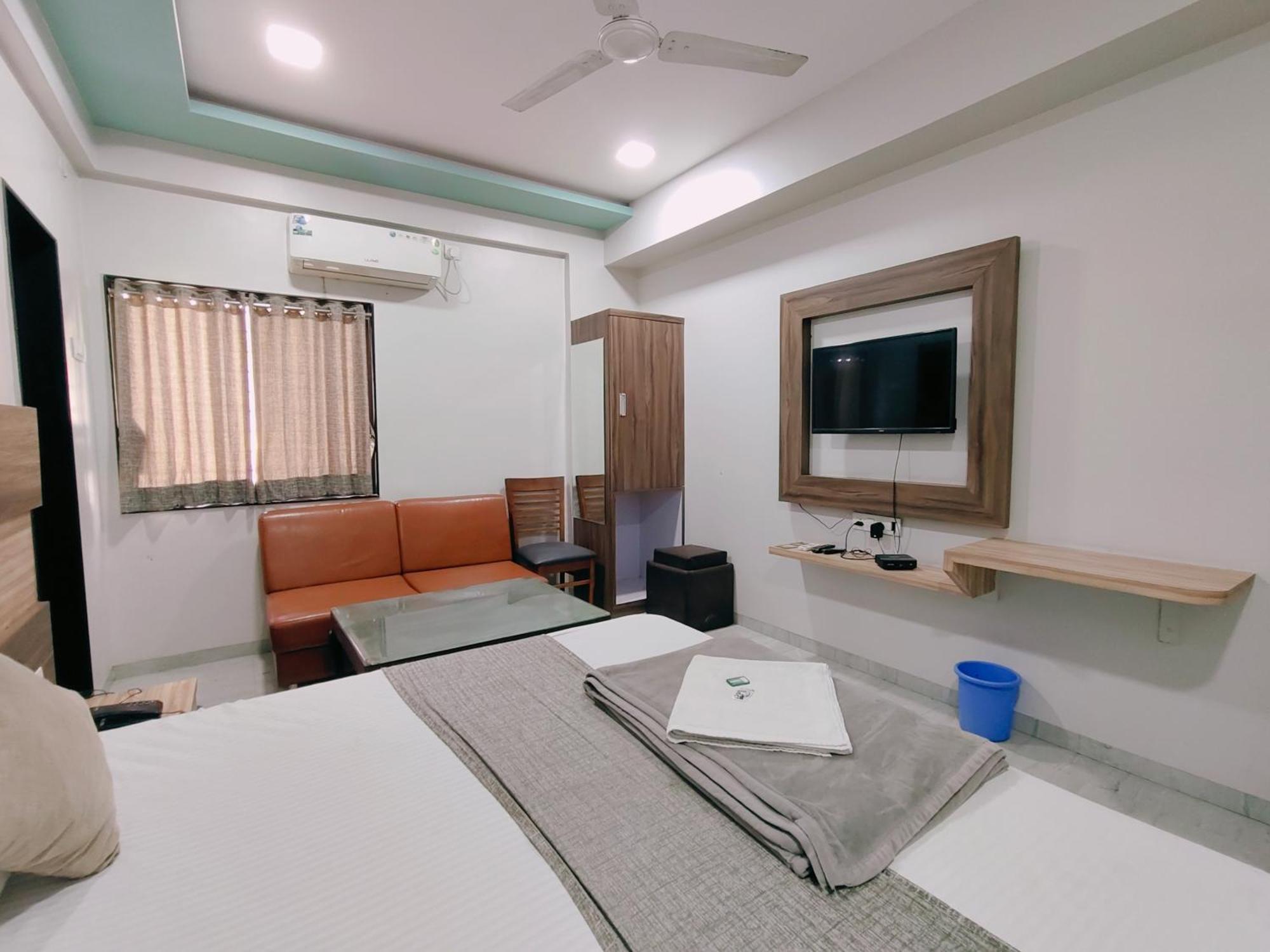 Hotel Pragati Inn Ahmednagar Exterior photo