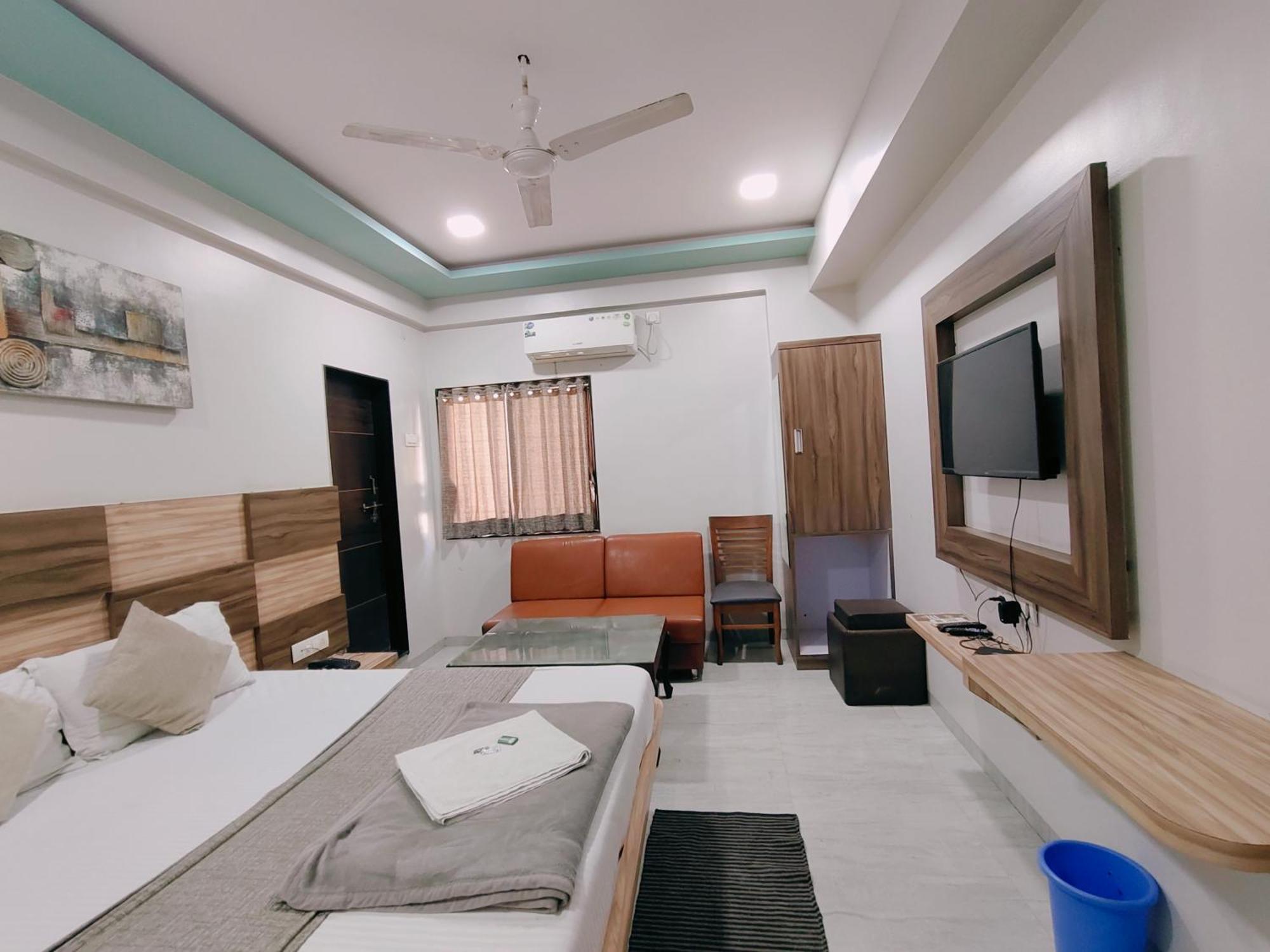 Hotel Pragati Inn Ahmednagar Exterior photo