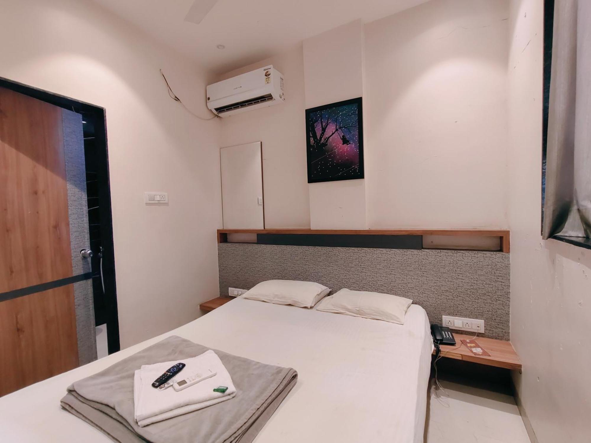 Hotel Pragati Inn Ahmednagar Exterior photo