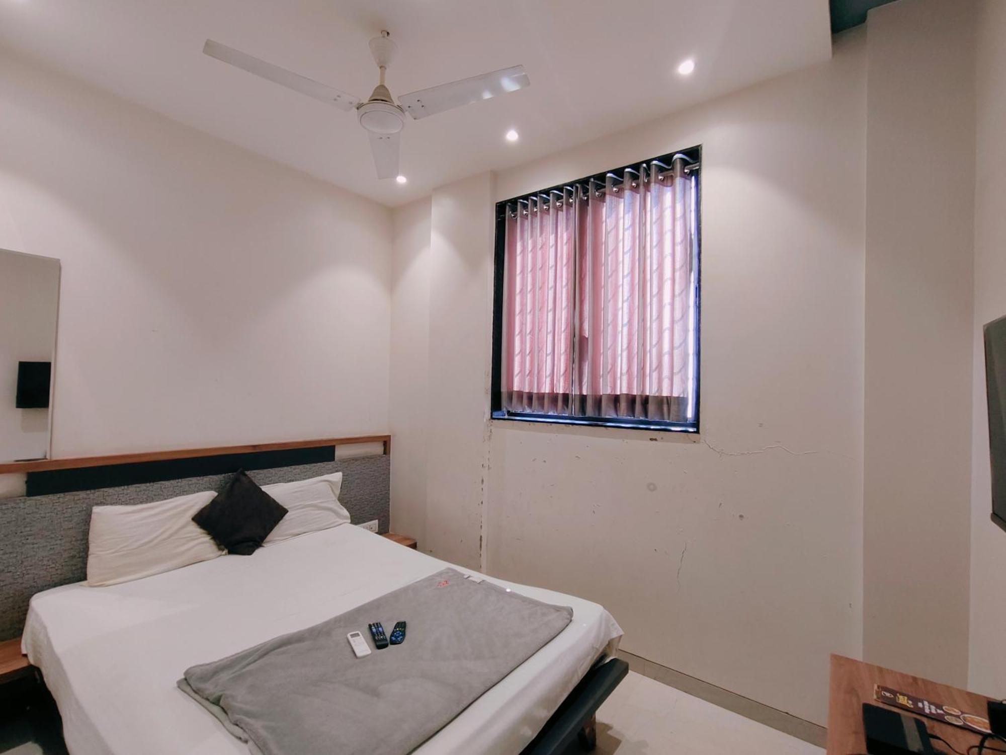 Hotel Pragati Inn Ahmednagar Exterior photo
